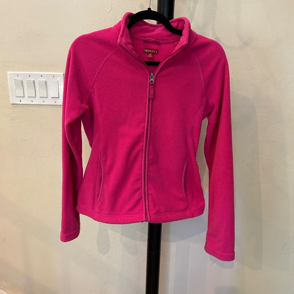 Fitted Hot Pink Fleece Jacket with 2 pockets